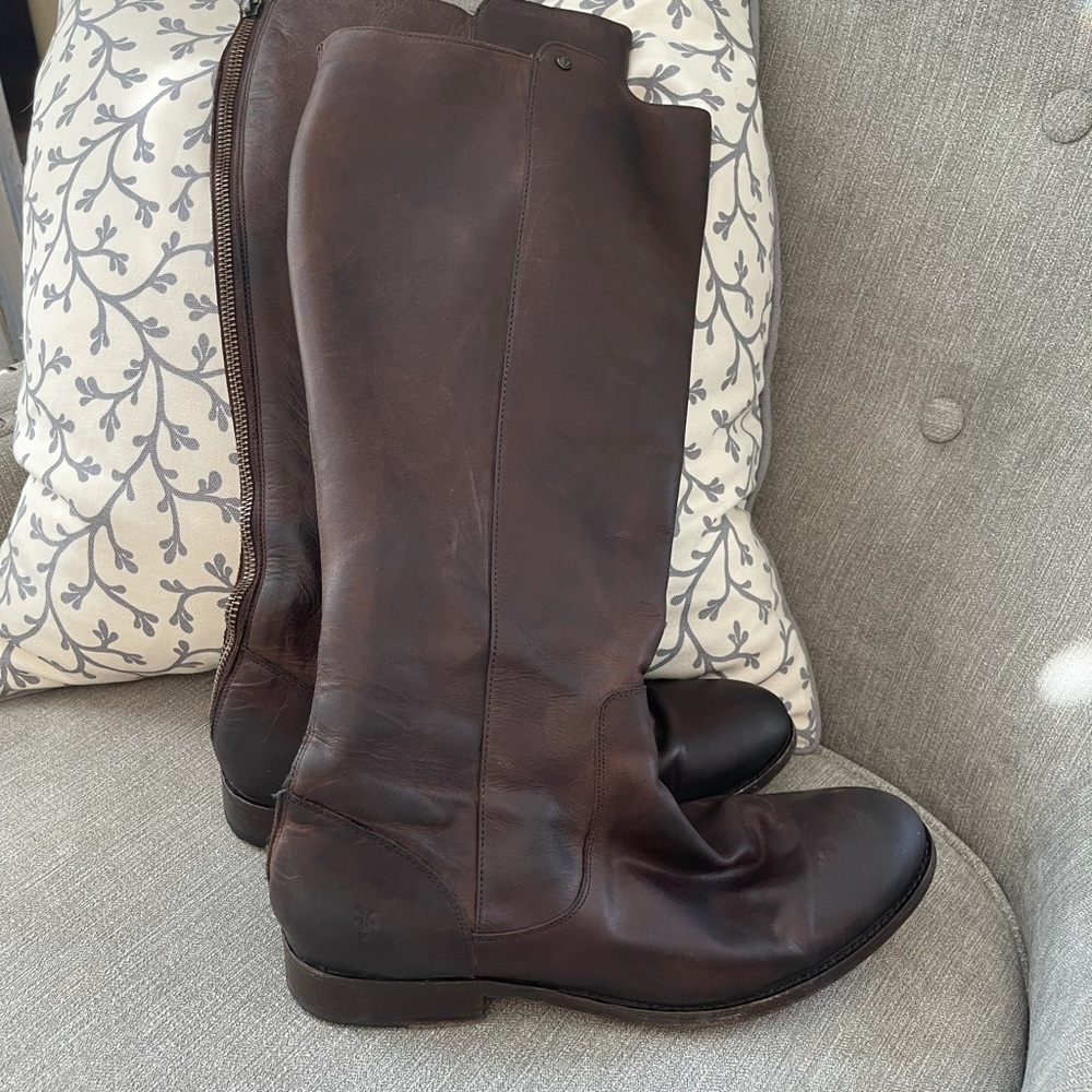 FRYE! Beautiful Brown Leather Frye Boots!